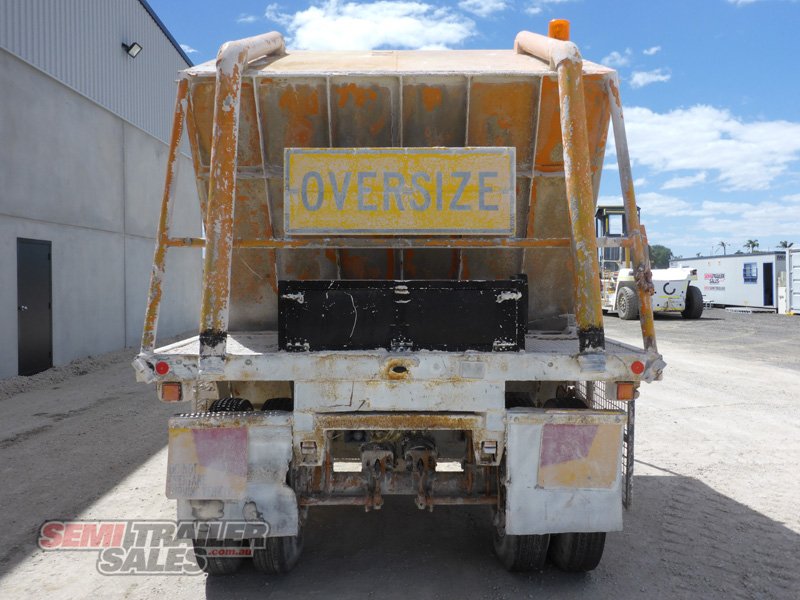 CUSTOM TRAILER