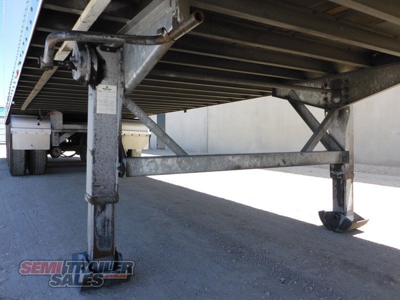2005 MAXITRANS SEMI 48FT PANTECH TRAILER