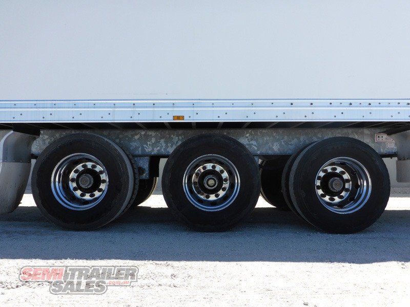 2005 MAXITRANS SEMI 48FT PANTECH TRAILER