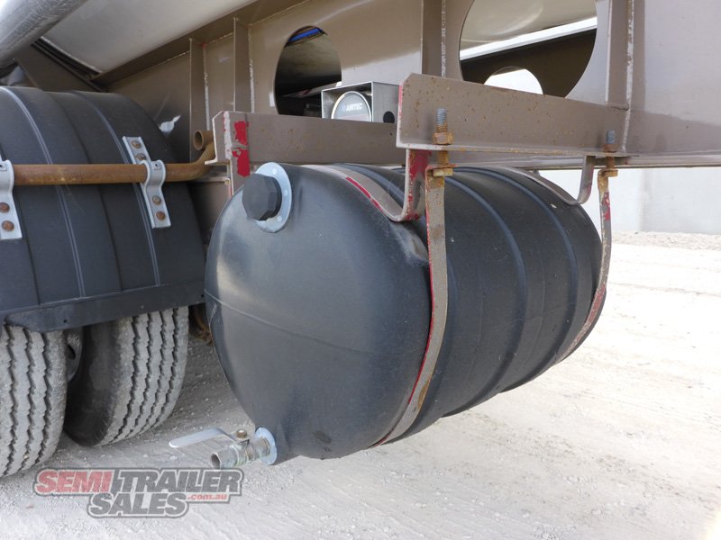 CUSTOM TRAILER