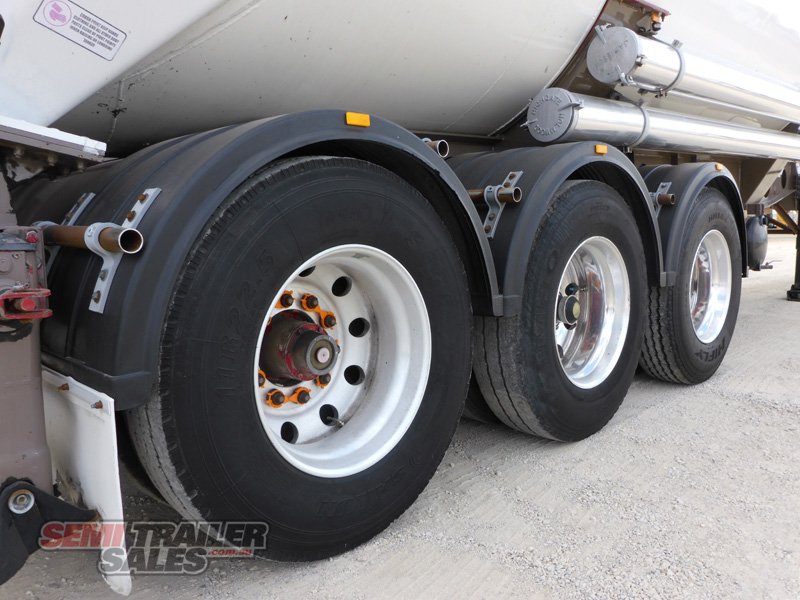 CUSTOM TRAILER