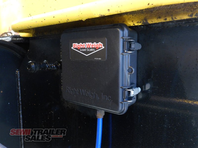 VAWDREY CURTAINSIDER TRAILER