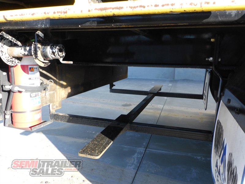 VAWDREY CURTAINSIDER TRAILER