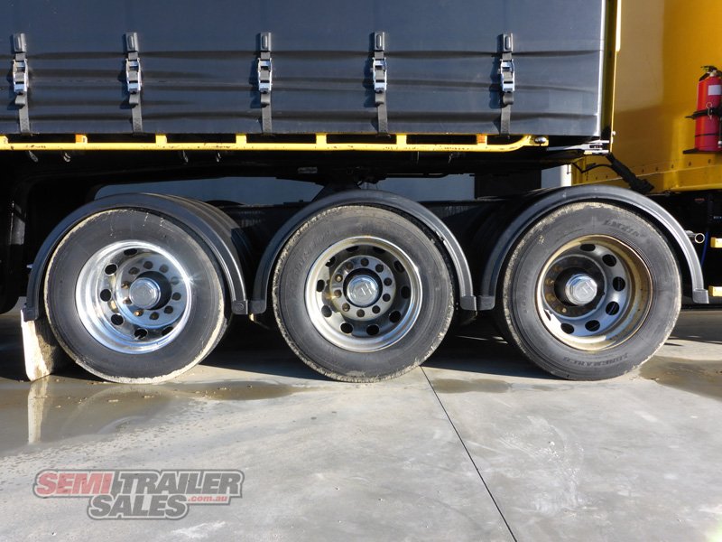 VAWDREY CURTAINSIDER TRAILER