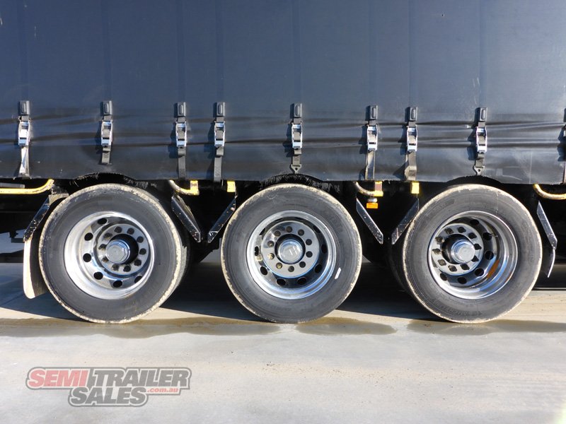 VAWDREY CURTAINSIDER TRAILER