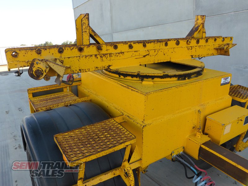 CUSTOM TRAILER