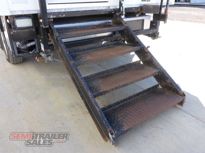 CUSTOM TRAILER