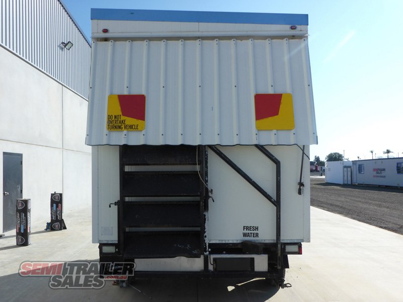 CUSTOM TRAILER
