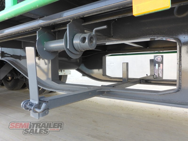 VAWDREY DROP DECK TRAILER