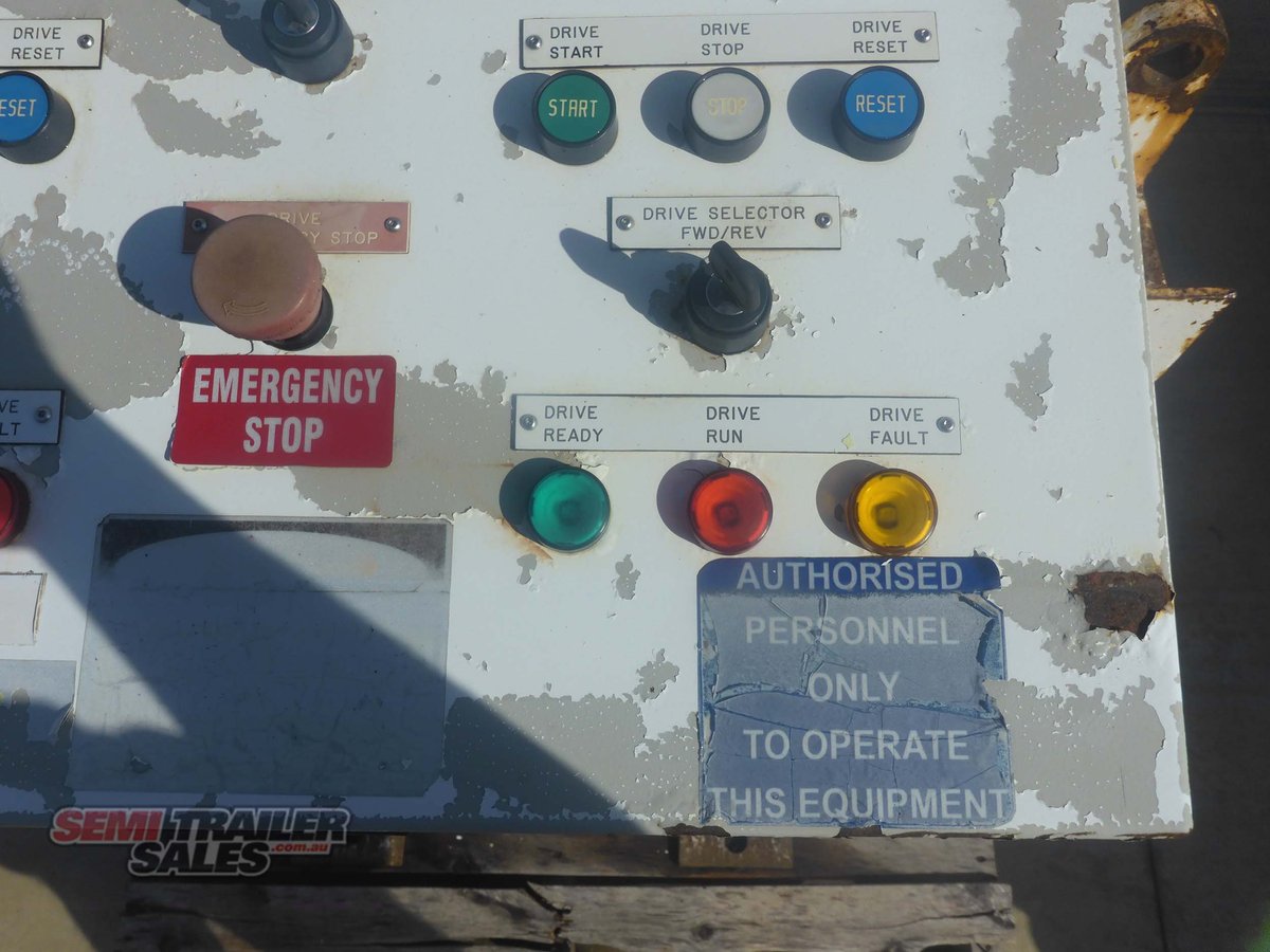 CUSTOM TRAILER