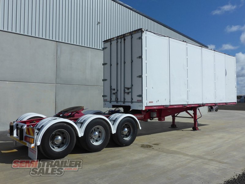 BARKER PANTECH TRAILER
