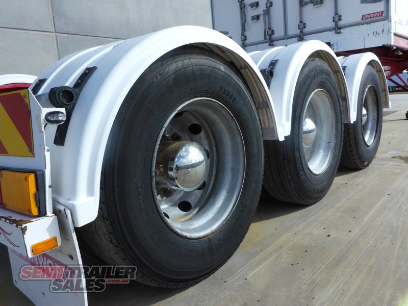 BARKER PANTECH TRAILER