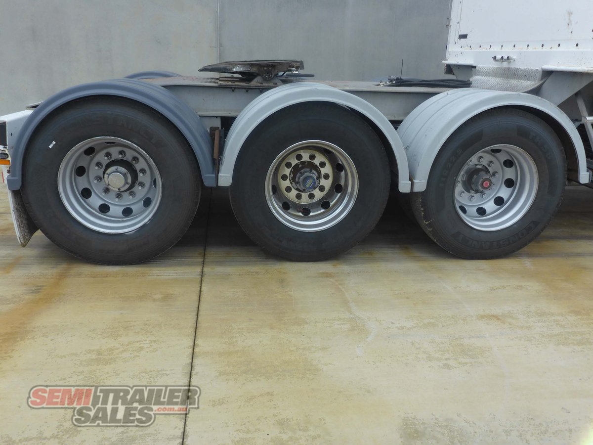 VAWDREY CURTAINSIDER TRAILER