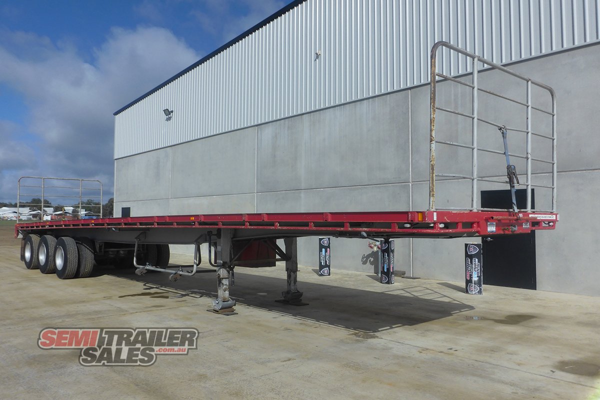 KRUEGER FLAT TOP TRAILER