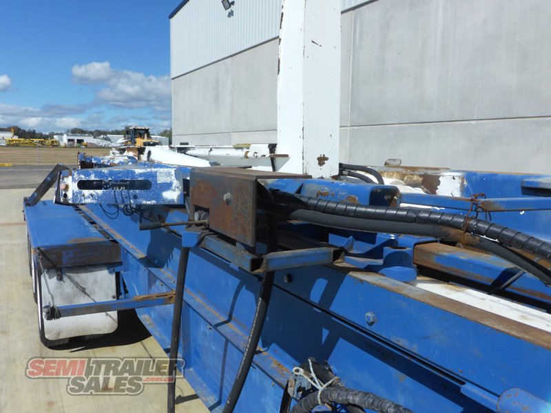 CUSTOM TRAILER