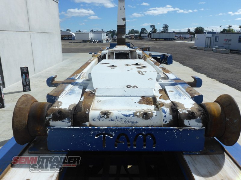 CUSTOM TRAILER