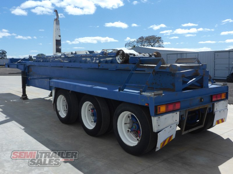 CUSTOM TRAILER