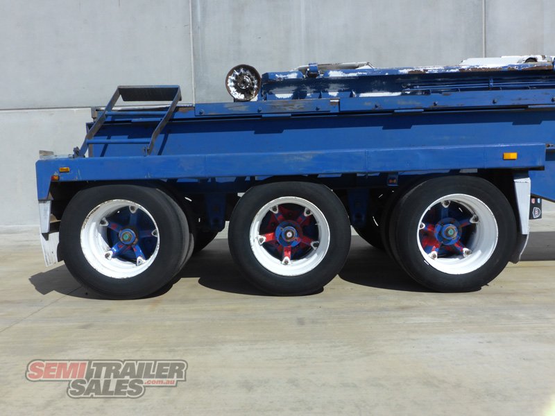 CUSTOM TRAILER