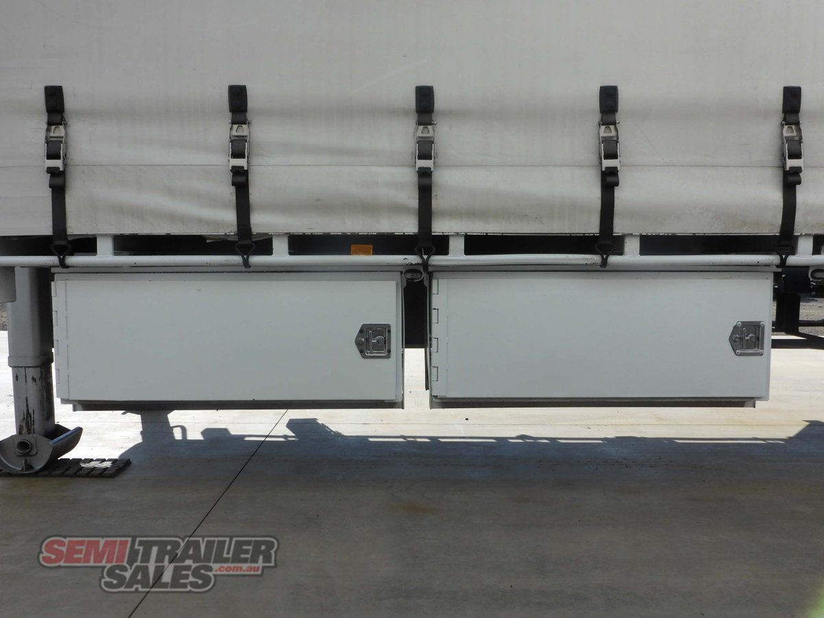 BARKER CURTAINSIDER TRAILER