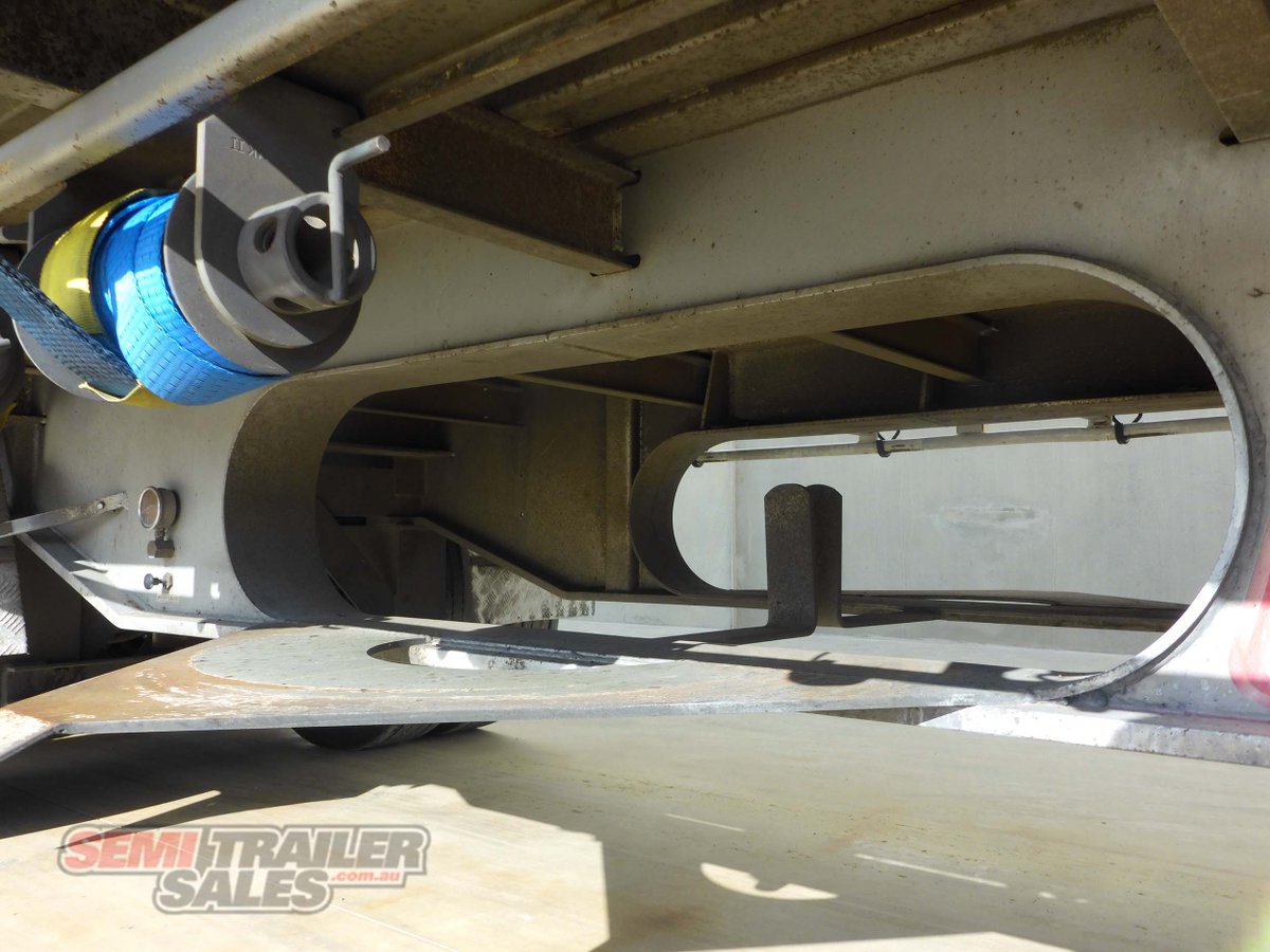 BARKER CURTAINSIDER TRAILER