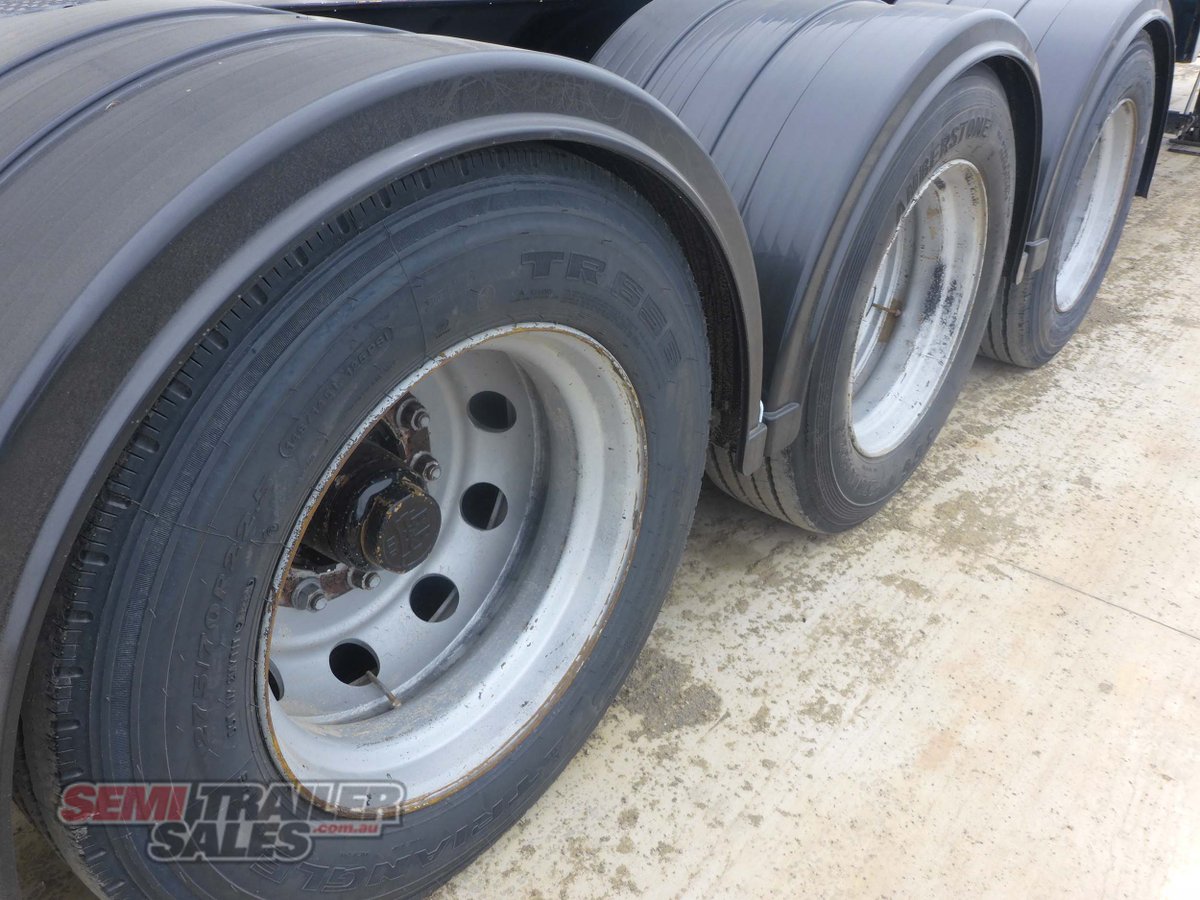 MAXITRANS DROP DECK TRAILER