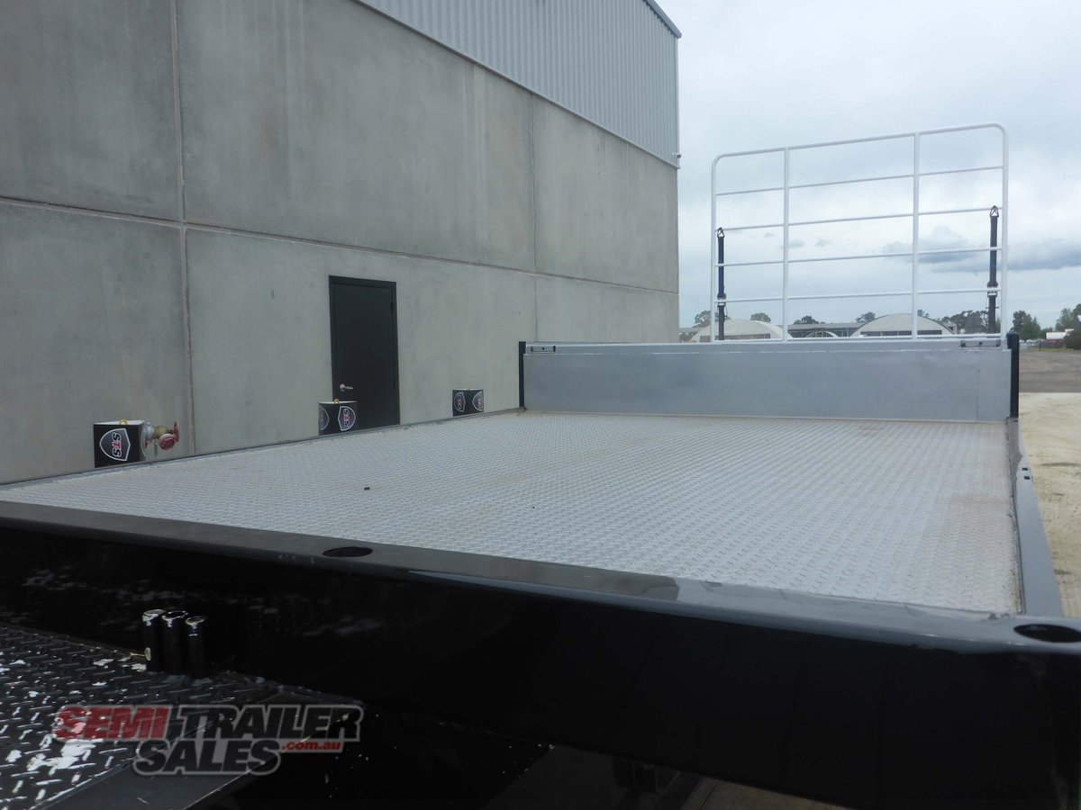 MAXITRANS DROP DECK TRAILER