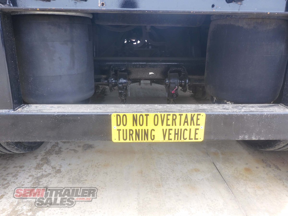 MAXITRANS DROP DECK TRAILER