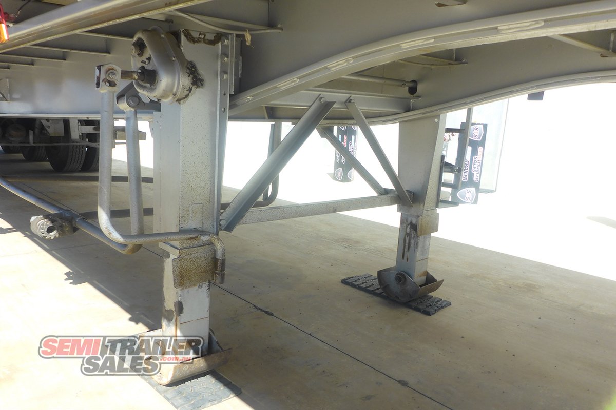 KRUEGER FLAT TOP TRAILER