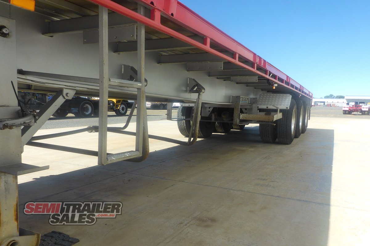KRUEGER FLAT TOP TRAILER