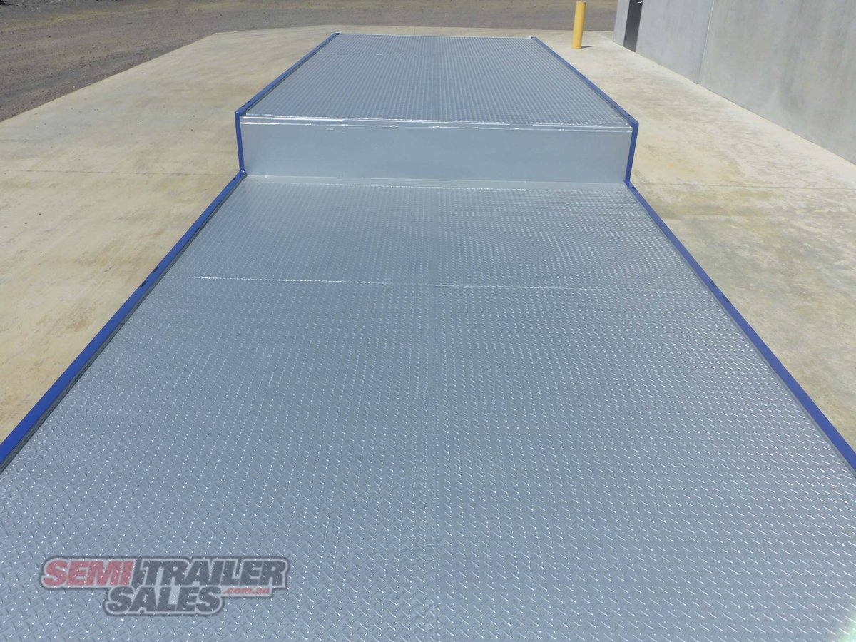 MAXITRANS DROP DECK TRAILER