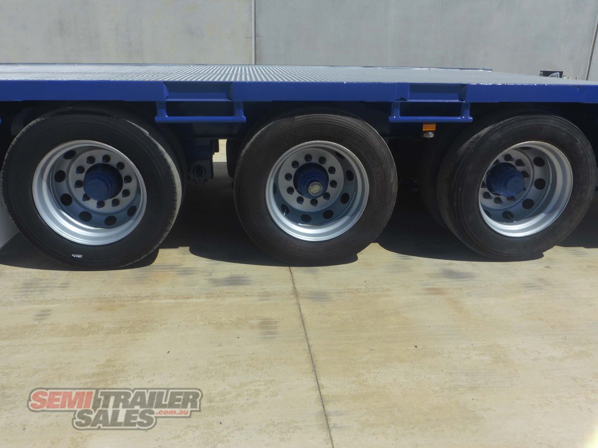 MAXITRANS DROP DECK TRAILER