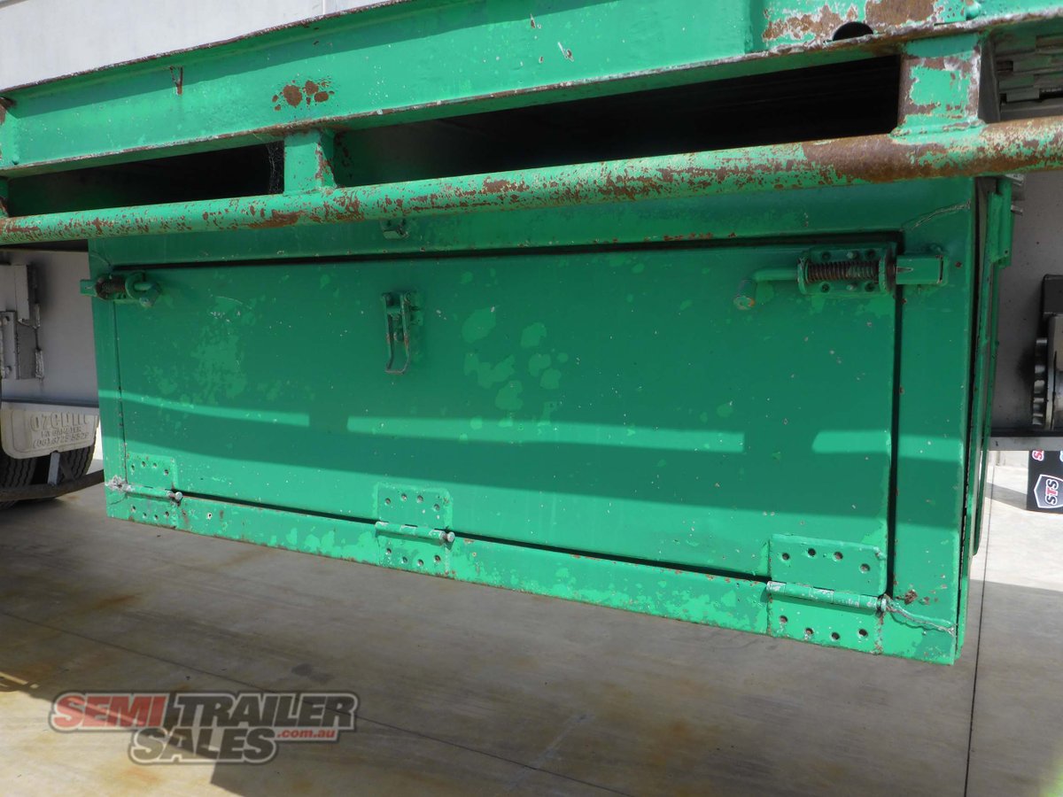 KRUEGER FLAT TOP TRAILER