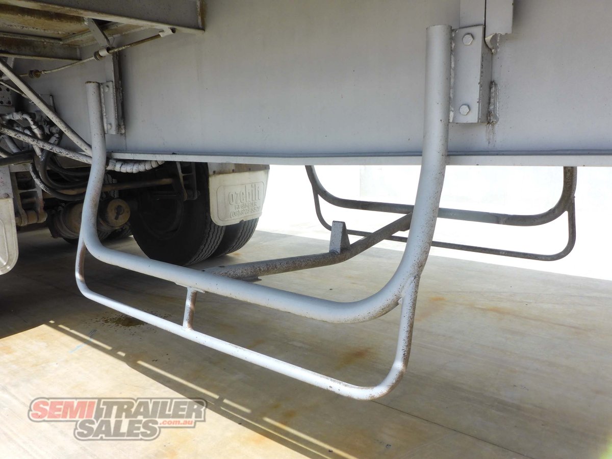 KRUEGER FLAT TOP TRAILER