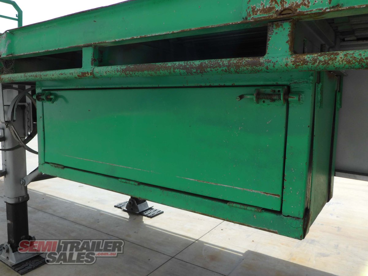 KRUEGER FLAT TOP TRAILER