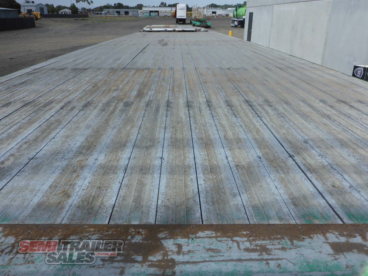 KRUEGER FLAT TOP TRAILER