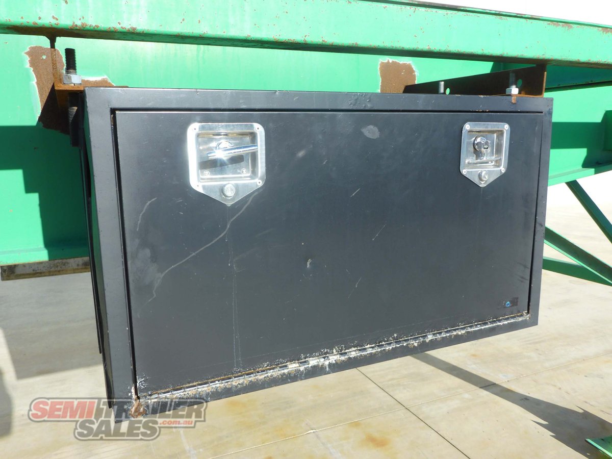 KRUEGER FLAT TOP TRAILER