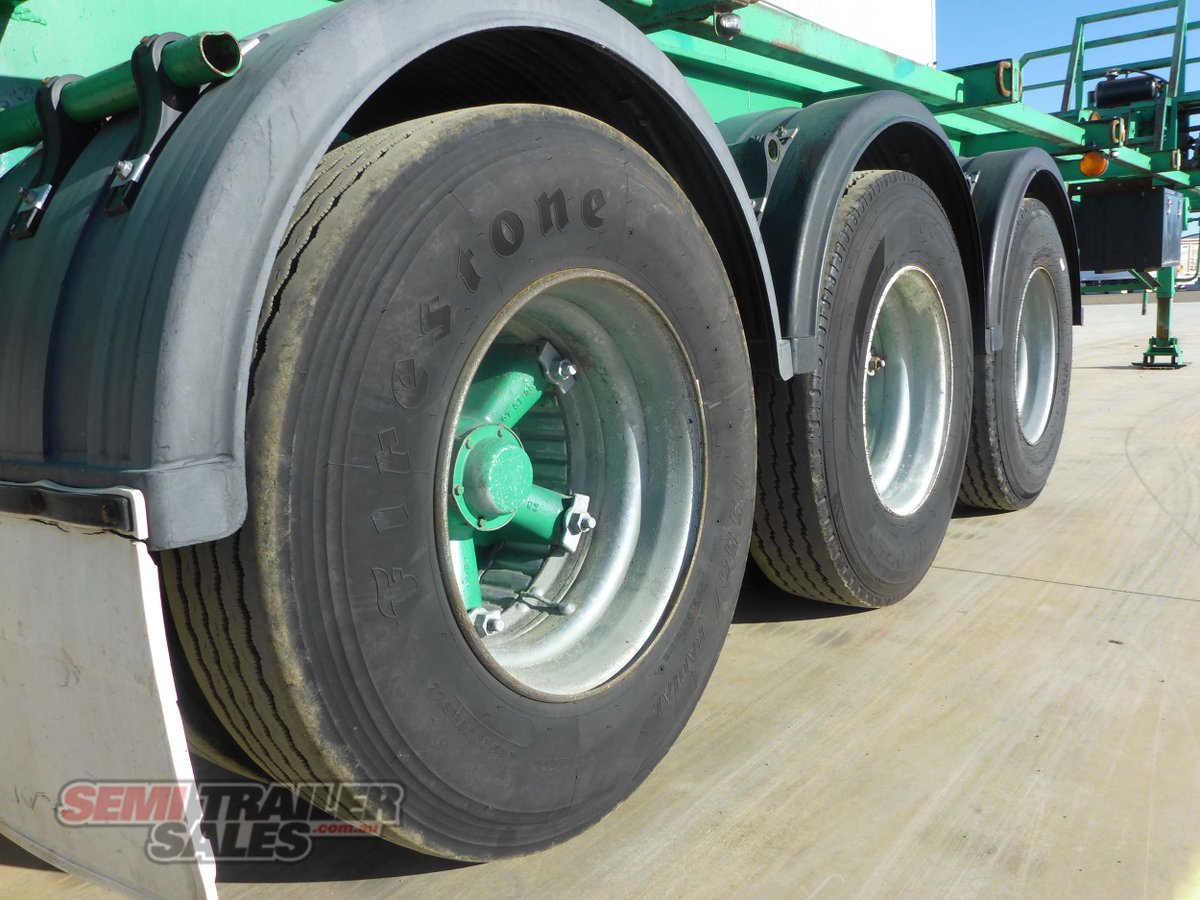 KRUEGER FLAT TOP TRAILER