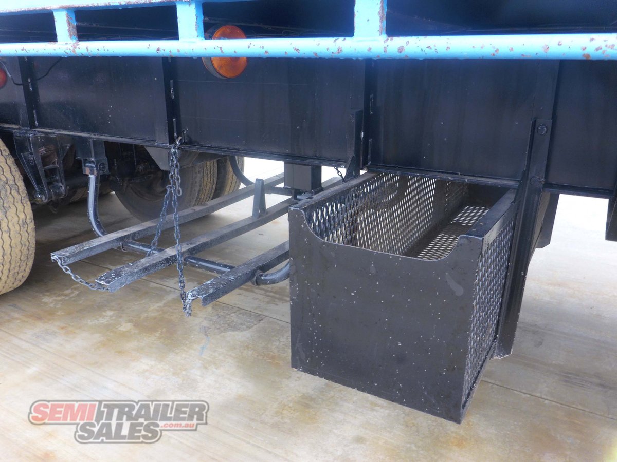 HAULMARK FLAT TOP TRAILER