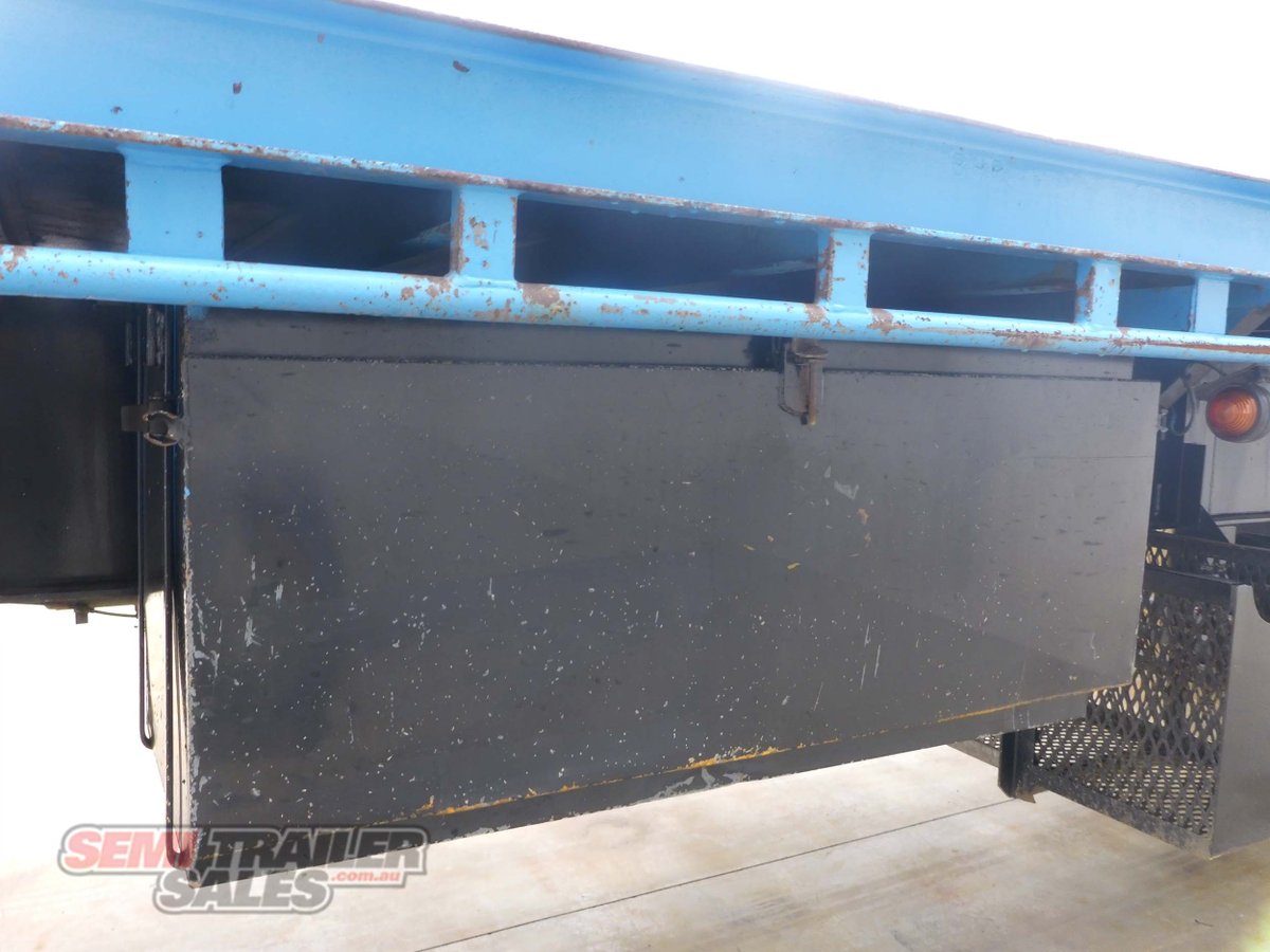 HAULMARK FLAT TOP TRAILER