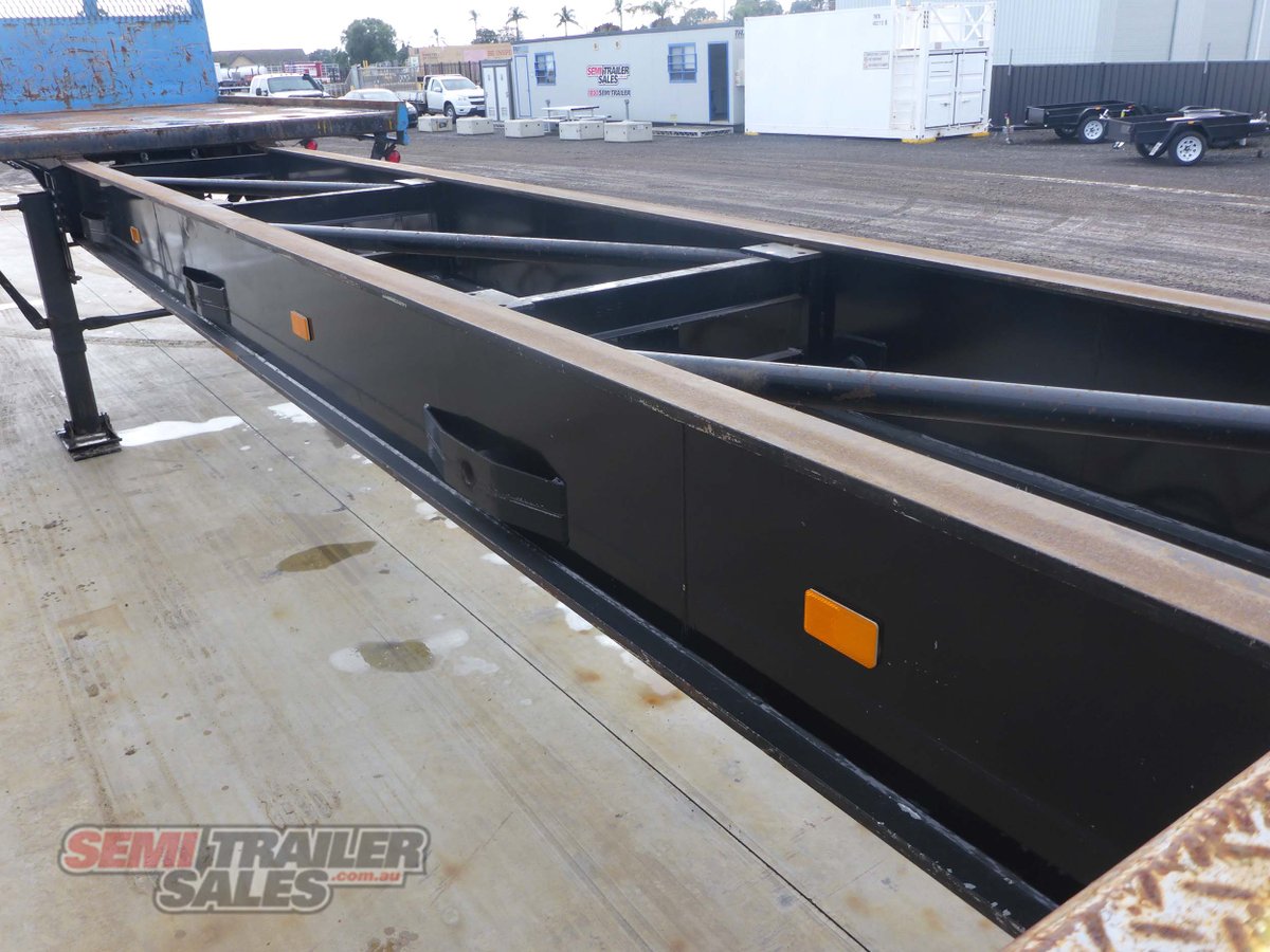 HAULMARK FLAT TOP TRAILER