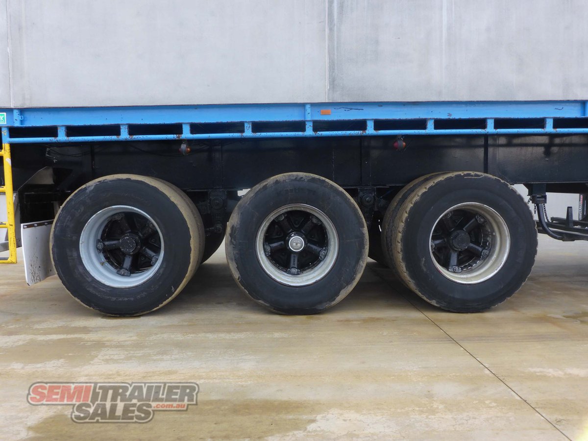 HAULMARK FLAT TOP TRAILER