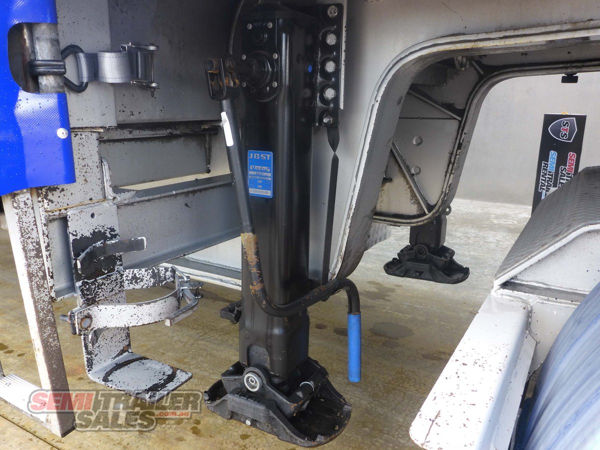 VAWDREY CURTAINSIDER TRAILER