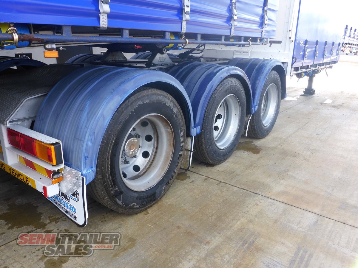 VAWDREY CURTAINSIDER TRAILER