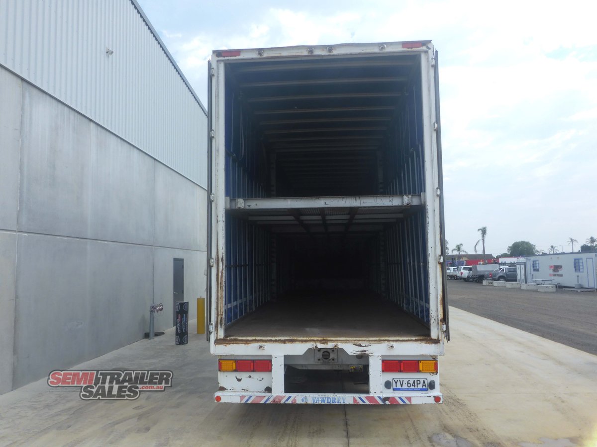 FREIGHTER CURTAINSIDER TRAILER