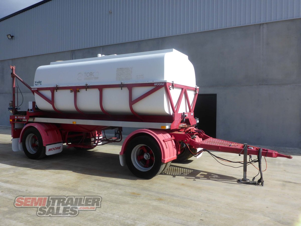 MOORE TANKER TRAILER