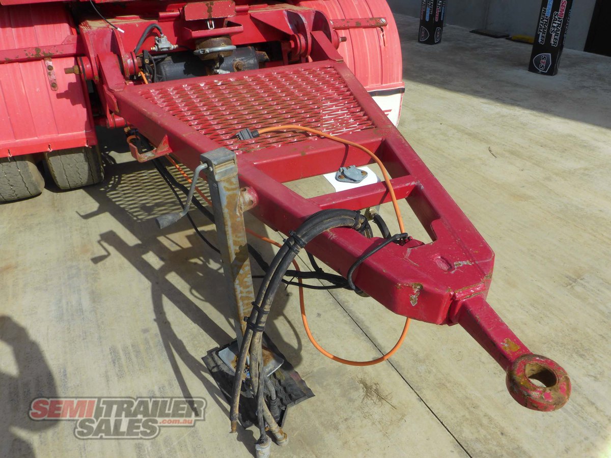 MOORE TANKER TRAILER
