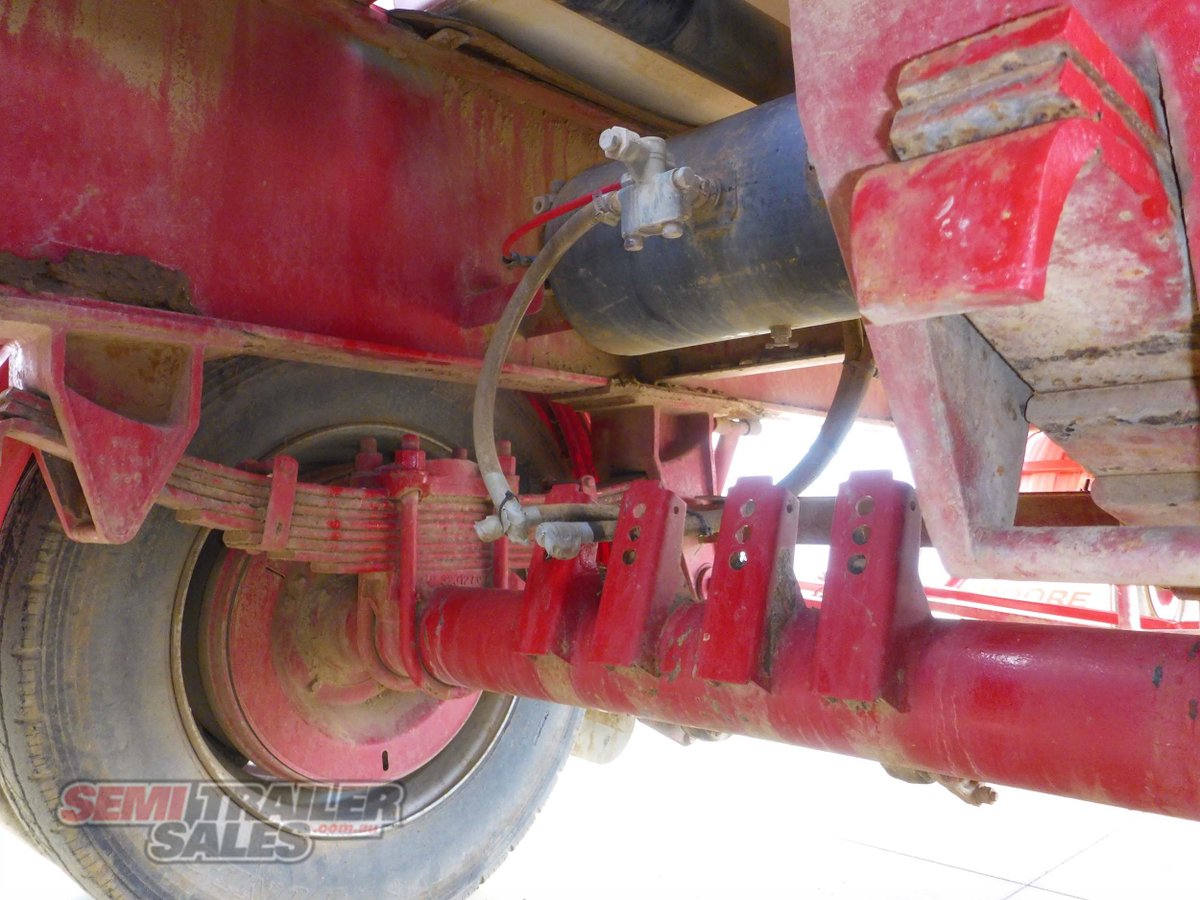 MOORE TANKER TRAILER