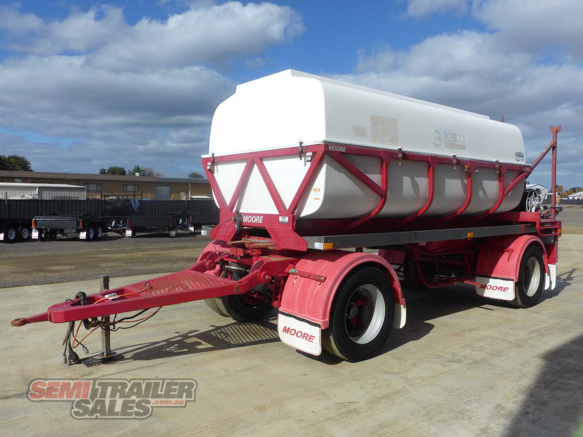 MOORE TANKER TRAILER