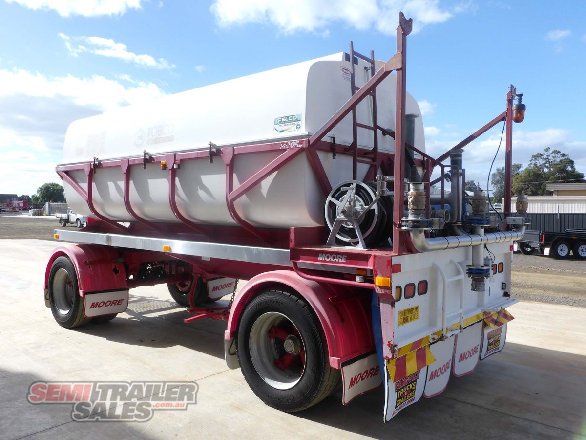 MOORE TANKER TRAILER