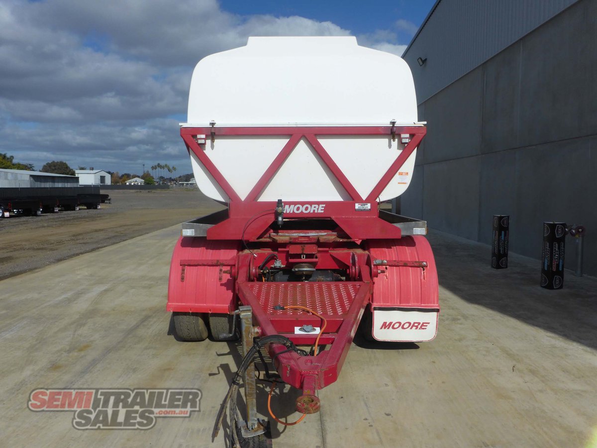 MOORE TANKER TRAILER
